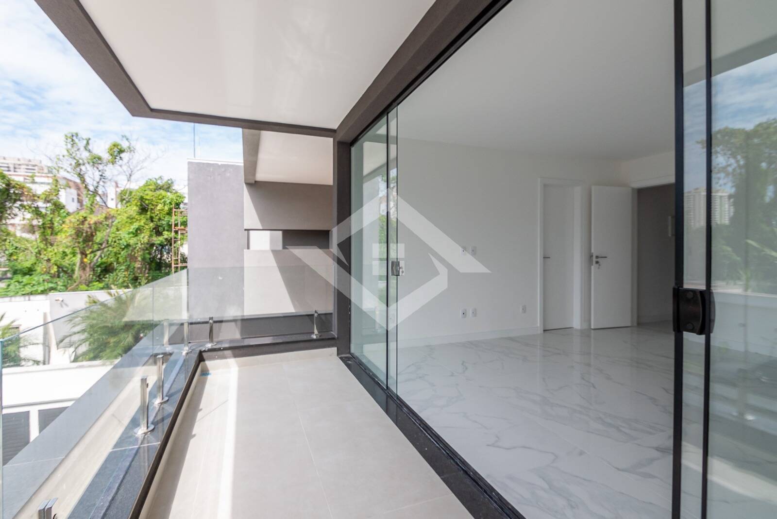 Casa à venda com 4 quartos, 317m² - Foto 17