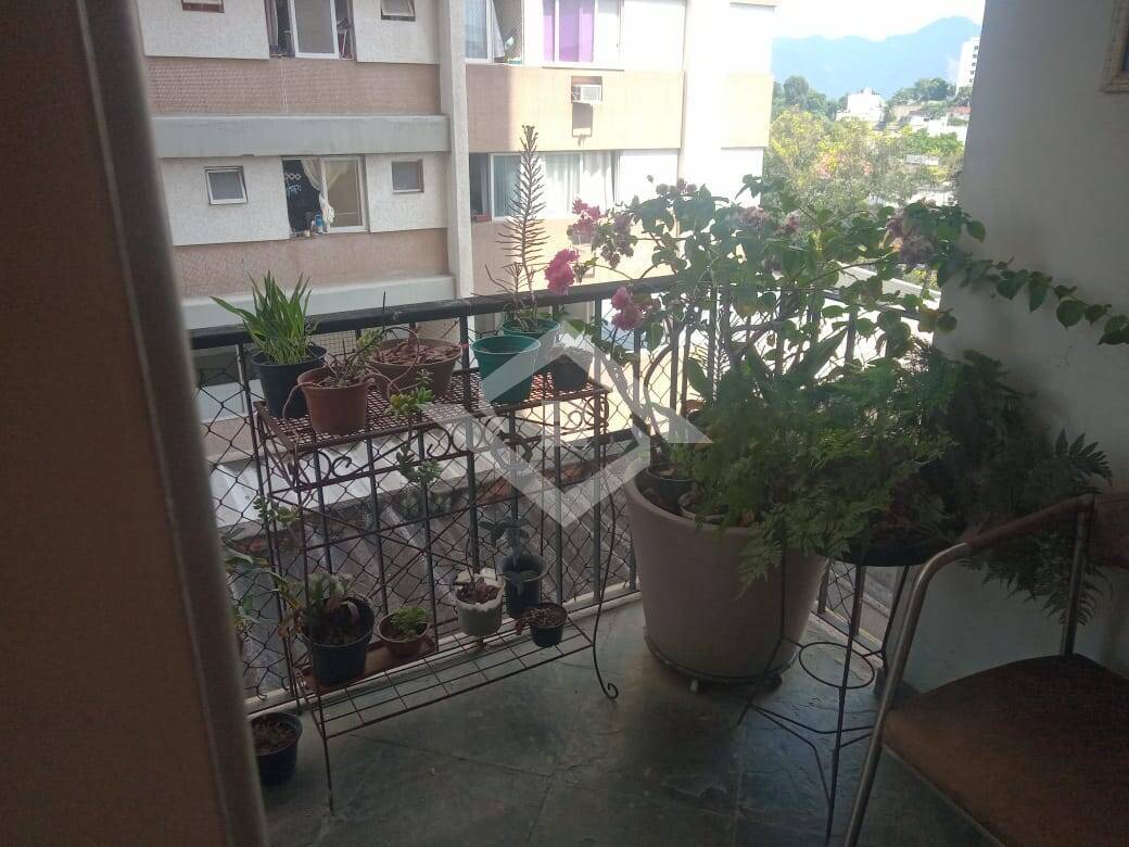 Apartamento à venda com 2 quartos, 81m² - Foto 1