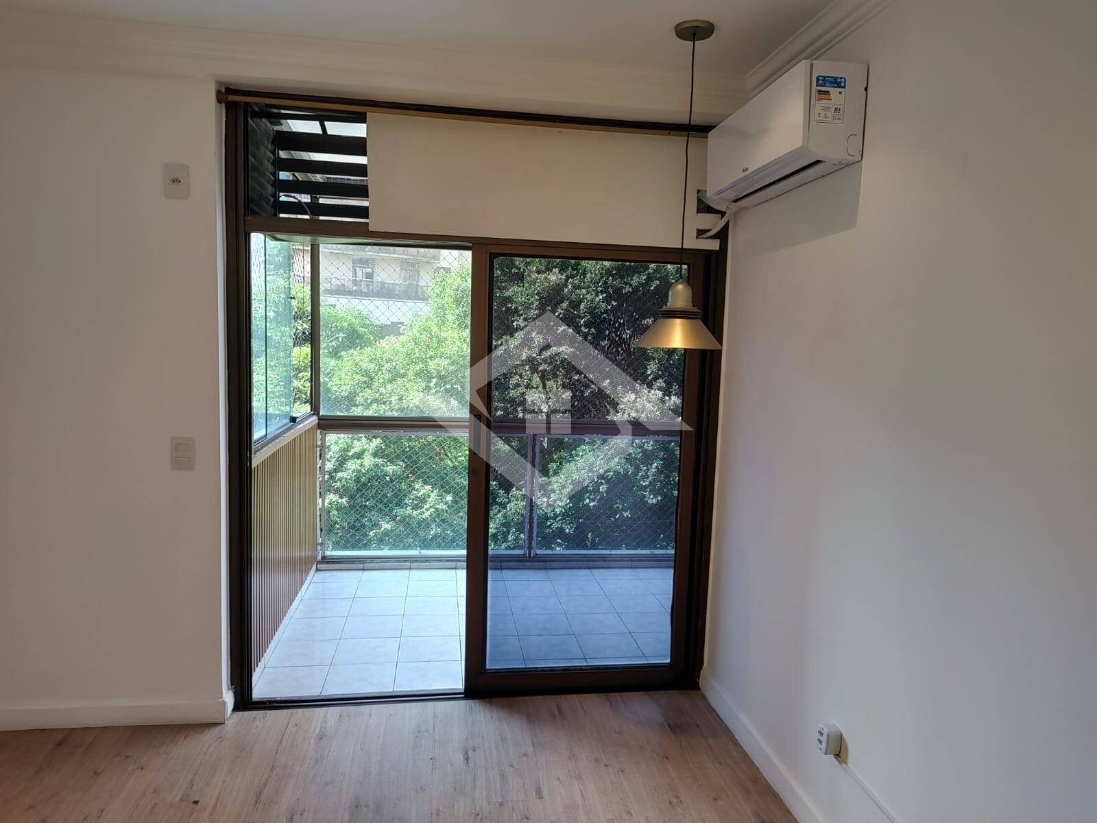 Apartamento à venda com 3 quartos, 90m² - Foto 18