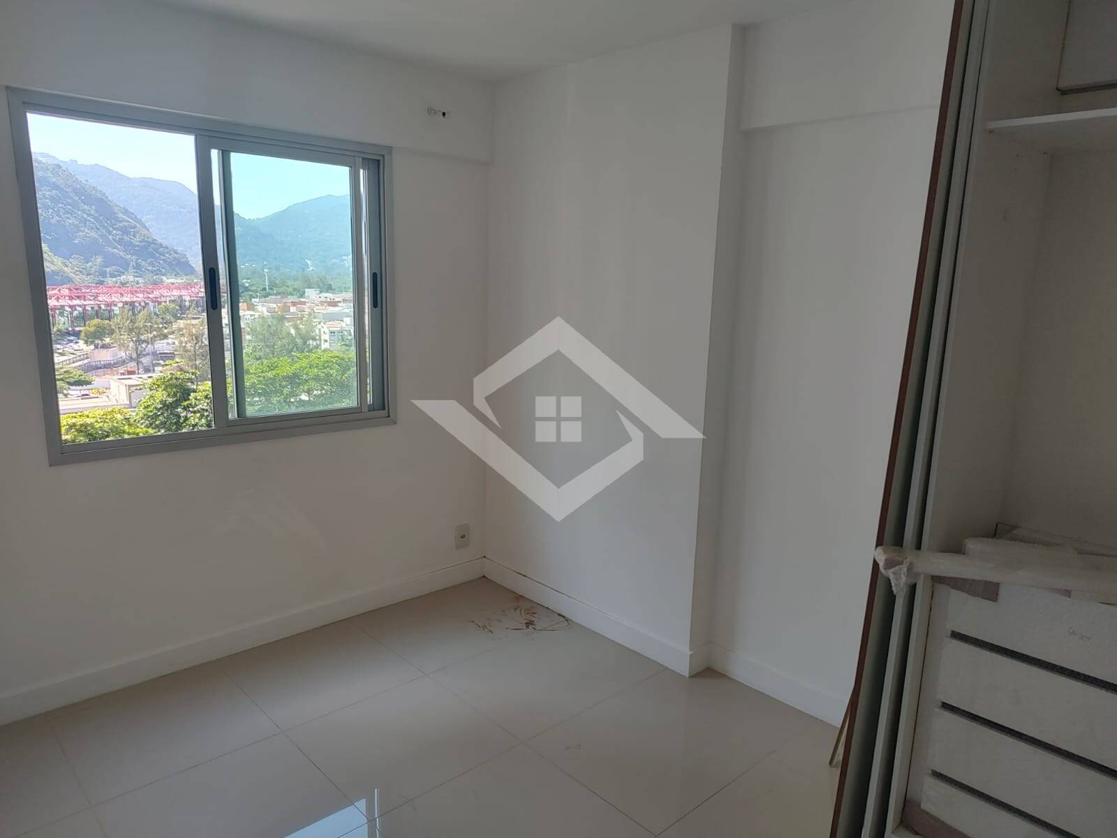 Apartamento para alugar com 2 quartos, 64m² - Foto 10