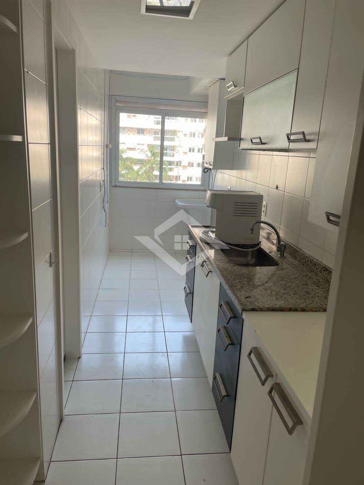 Apartamento à venda com 3 quartos, 106m² - Foto 3