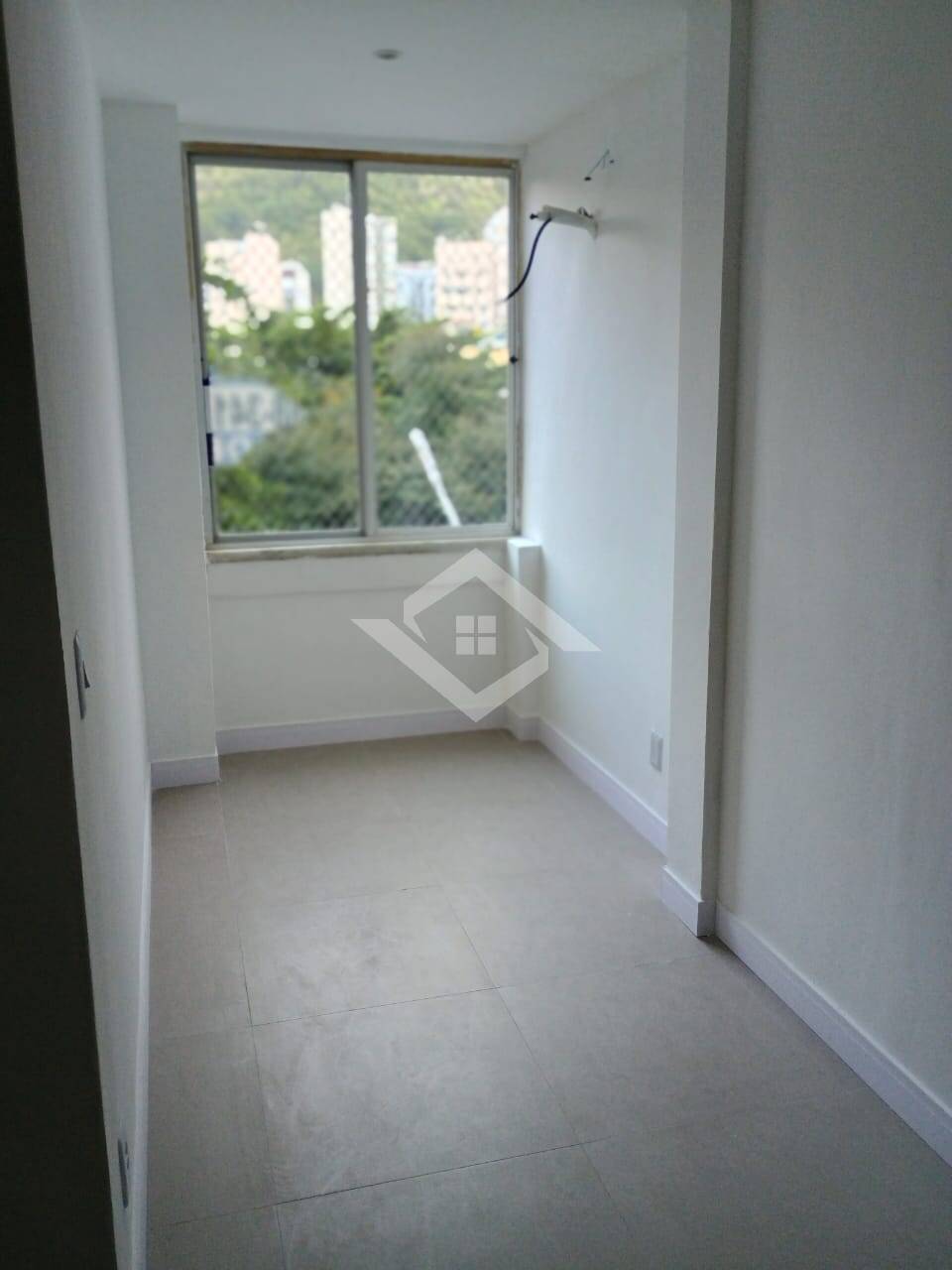 Apartamento à venda com 2 quartos, 74m² - Foto 3