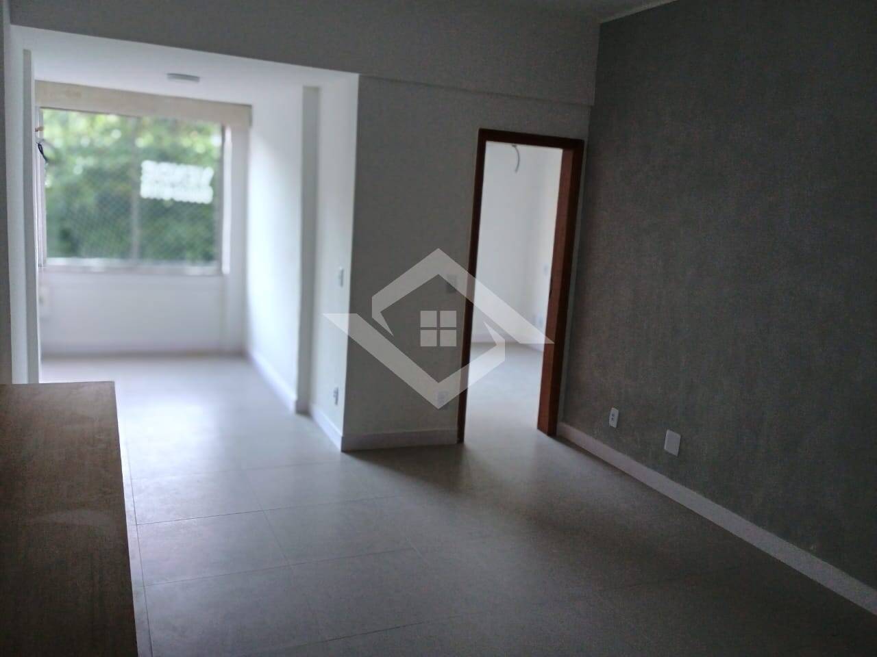 Apartamento à venda com 2 quartos, 74m² - Foto 1