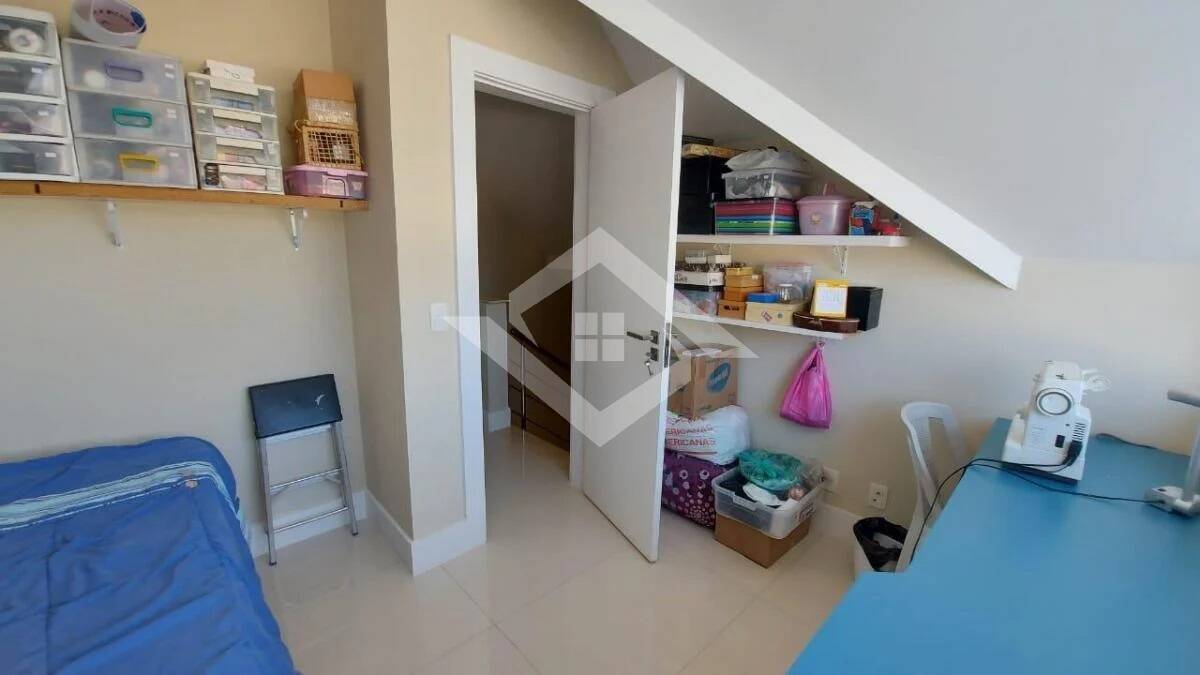 Casa à venda com 4 quartos, 430m² - Foto 4