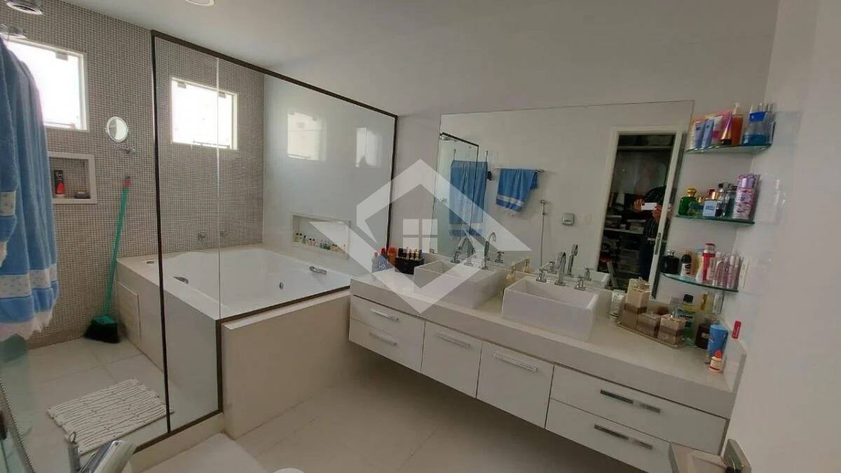 Casa à venda com 4 quartos, 430m² - Foto 11