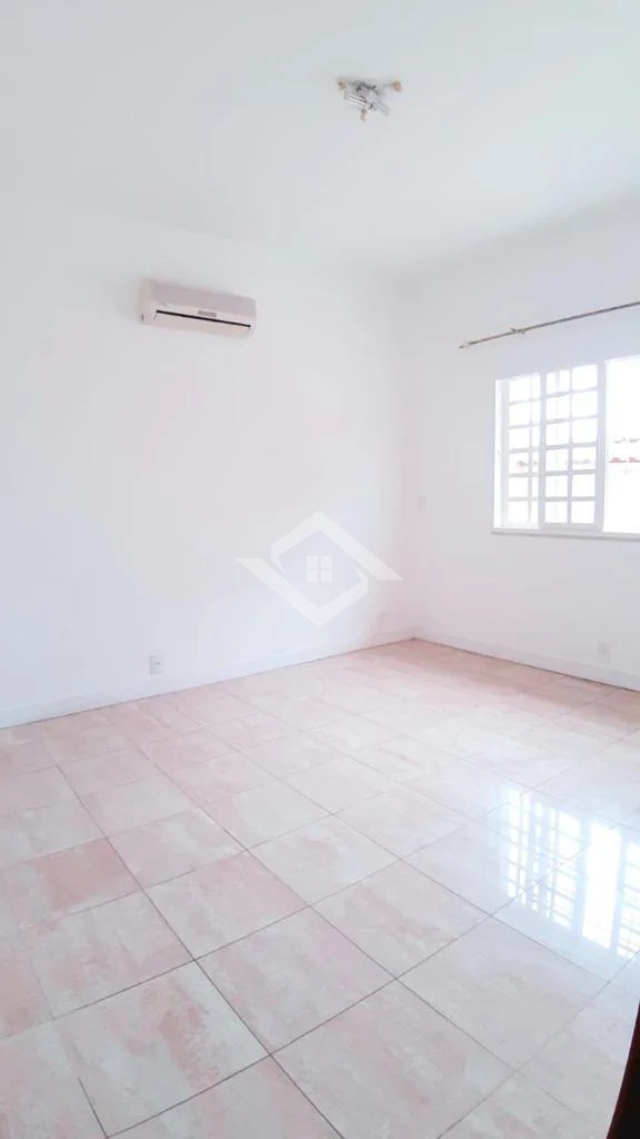 Casa à venda com 3 quartos, 270m² - Foto 3