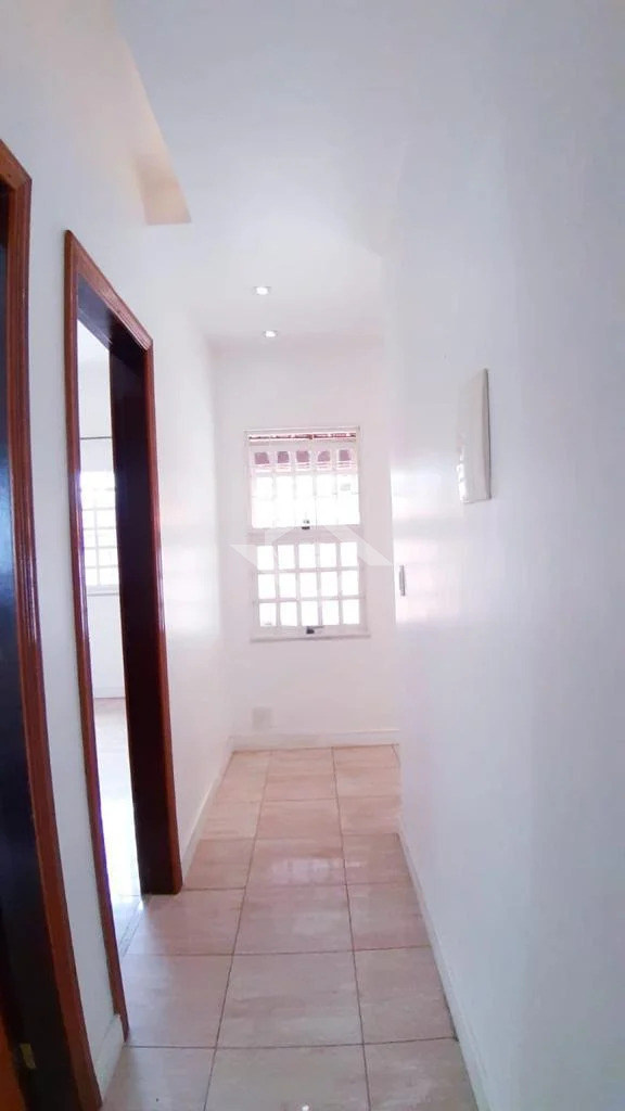 Casa à venda com 3 quartos, 270m² - Foto 8