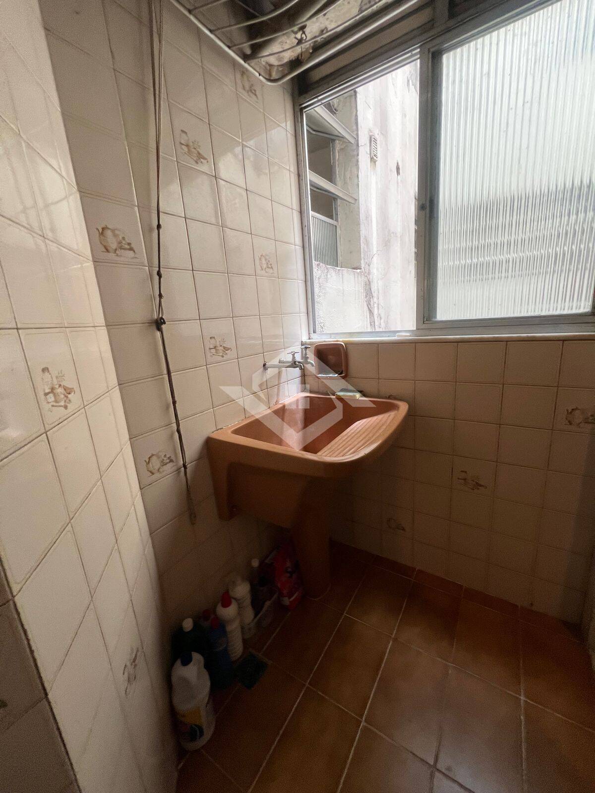 Apartamento à venda com 2 quartos, 70m² - Foto 21