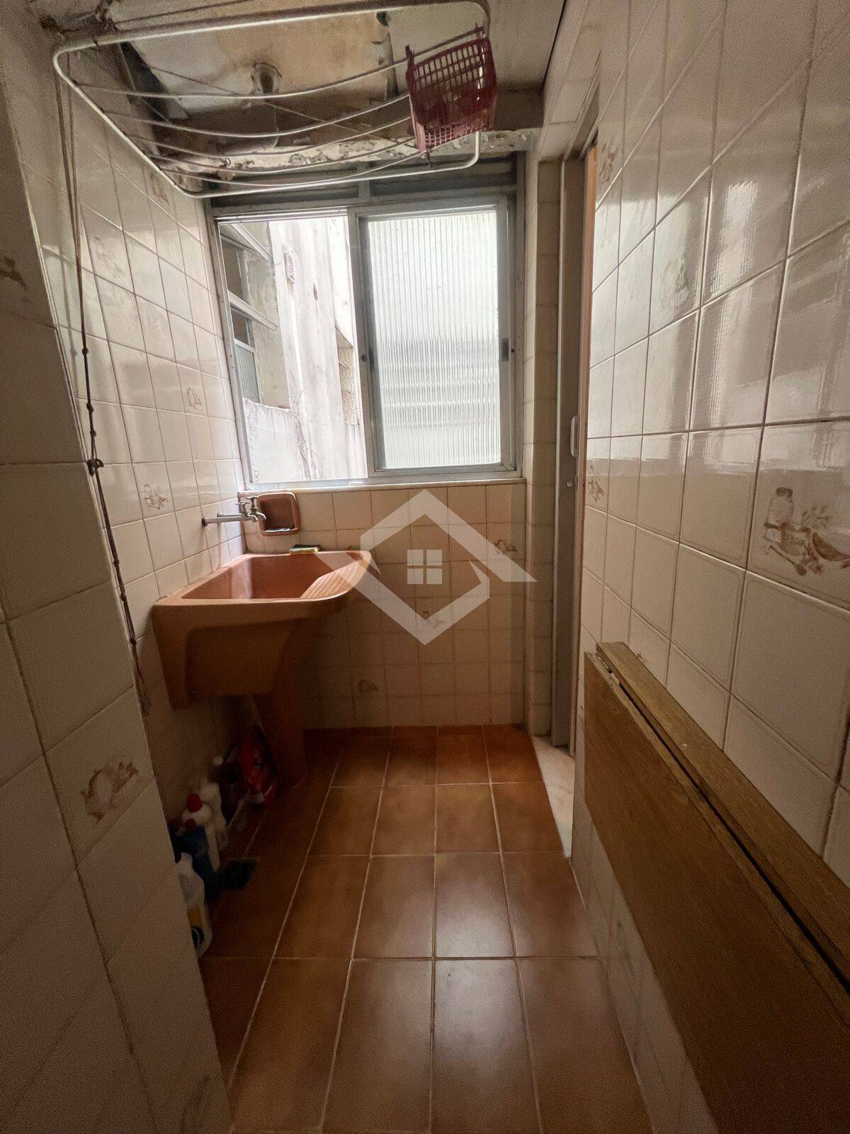 Apartamento à venda com 2 quartos, 70m² - Foto 23