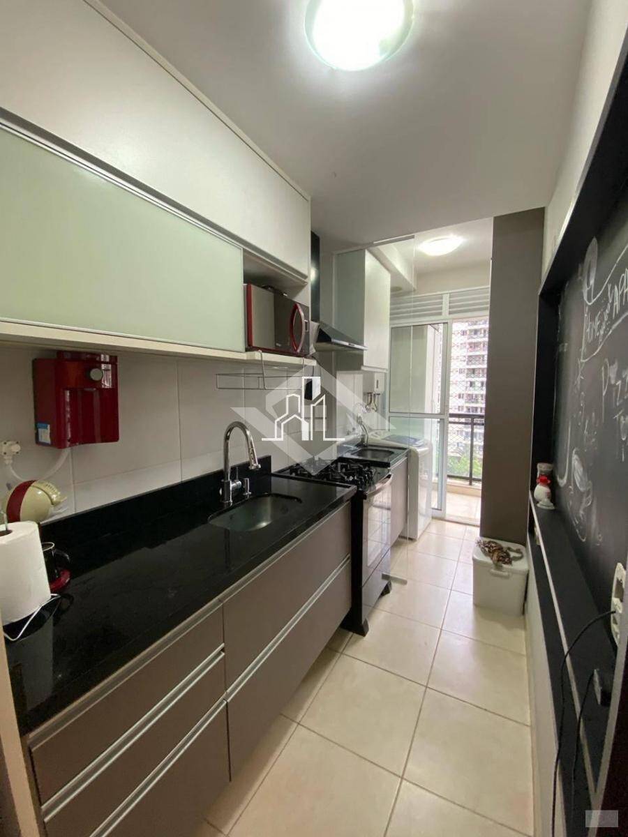 Apartamento à venda com 2 quartos, 70m² - Foto 3