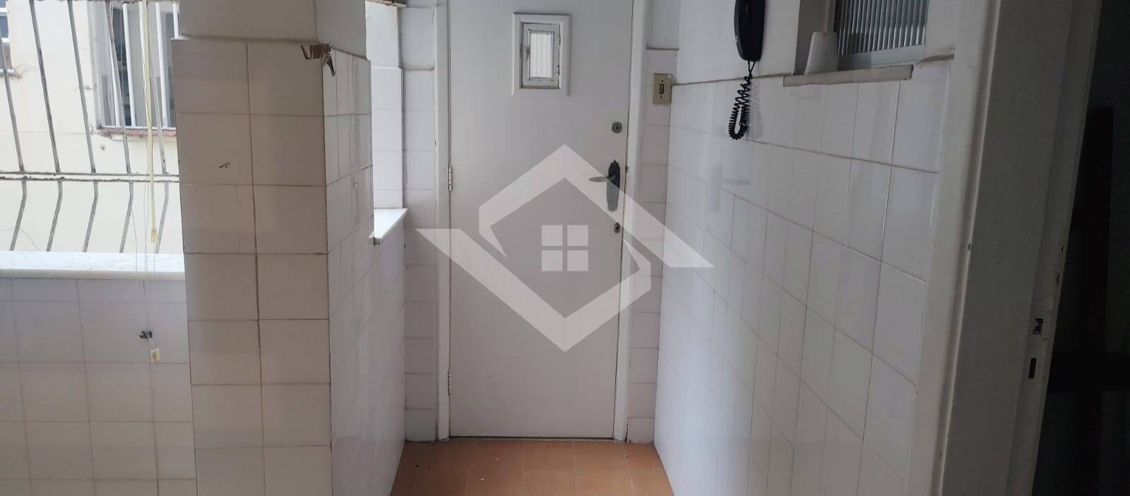 Apartamento à venda com 2 quartos, 100m² - Foto 2