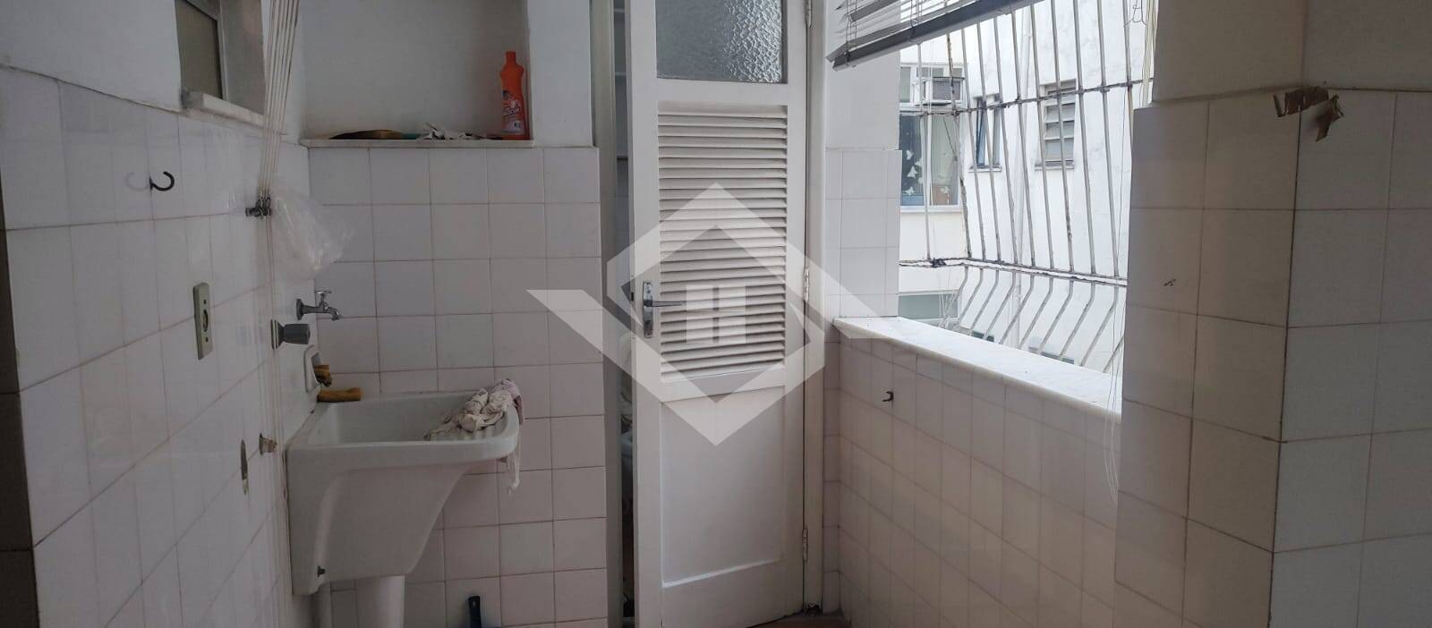 Apartamento à venda com 2 quartos, 100m² - Foto 3