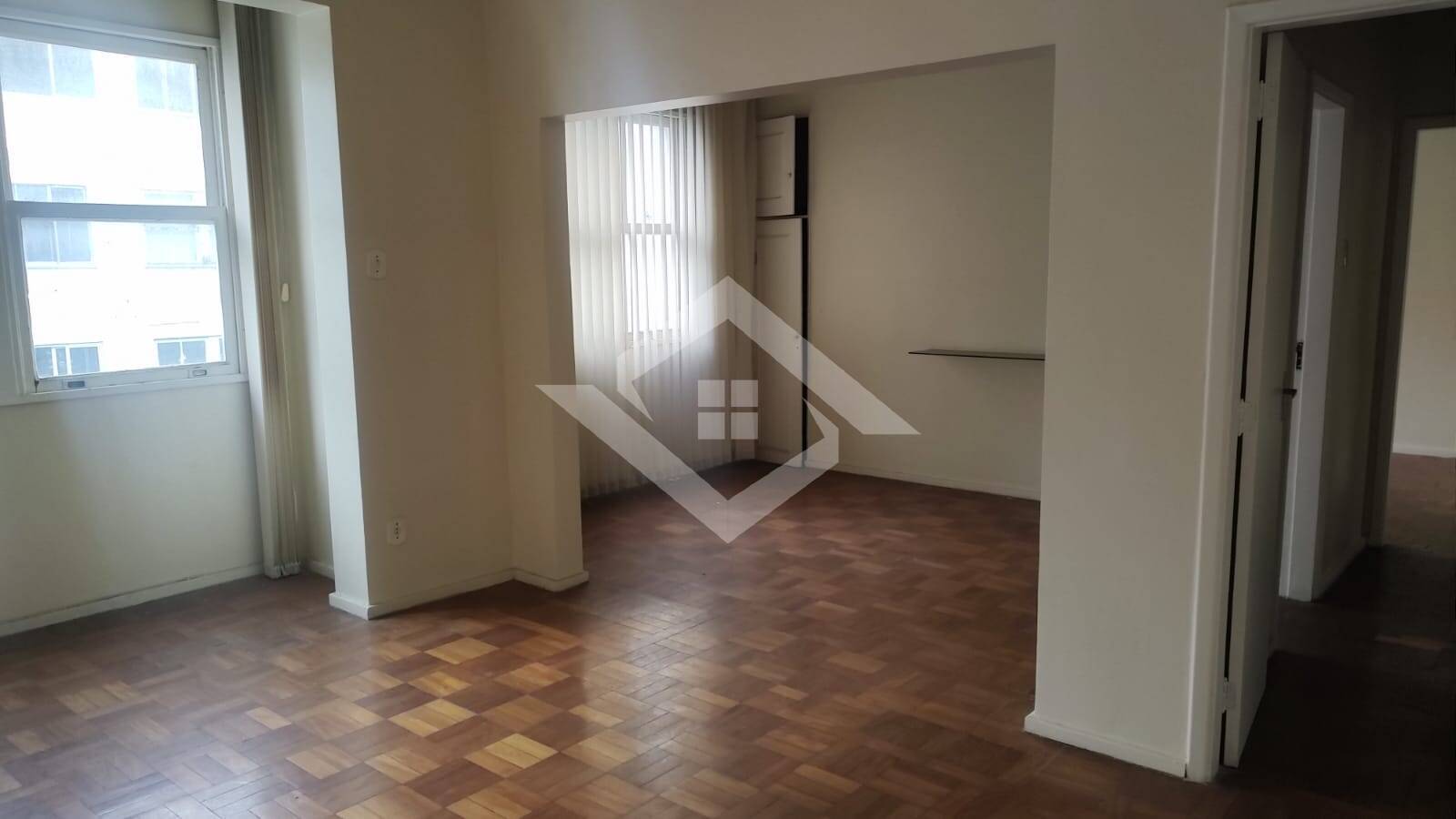 Apartamento à venda com 2 quartos, 100m² - Foto 1