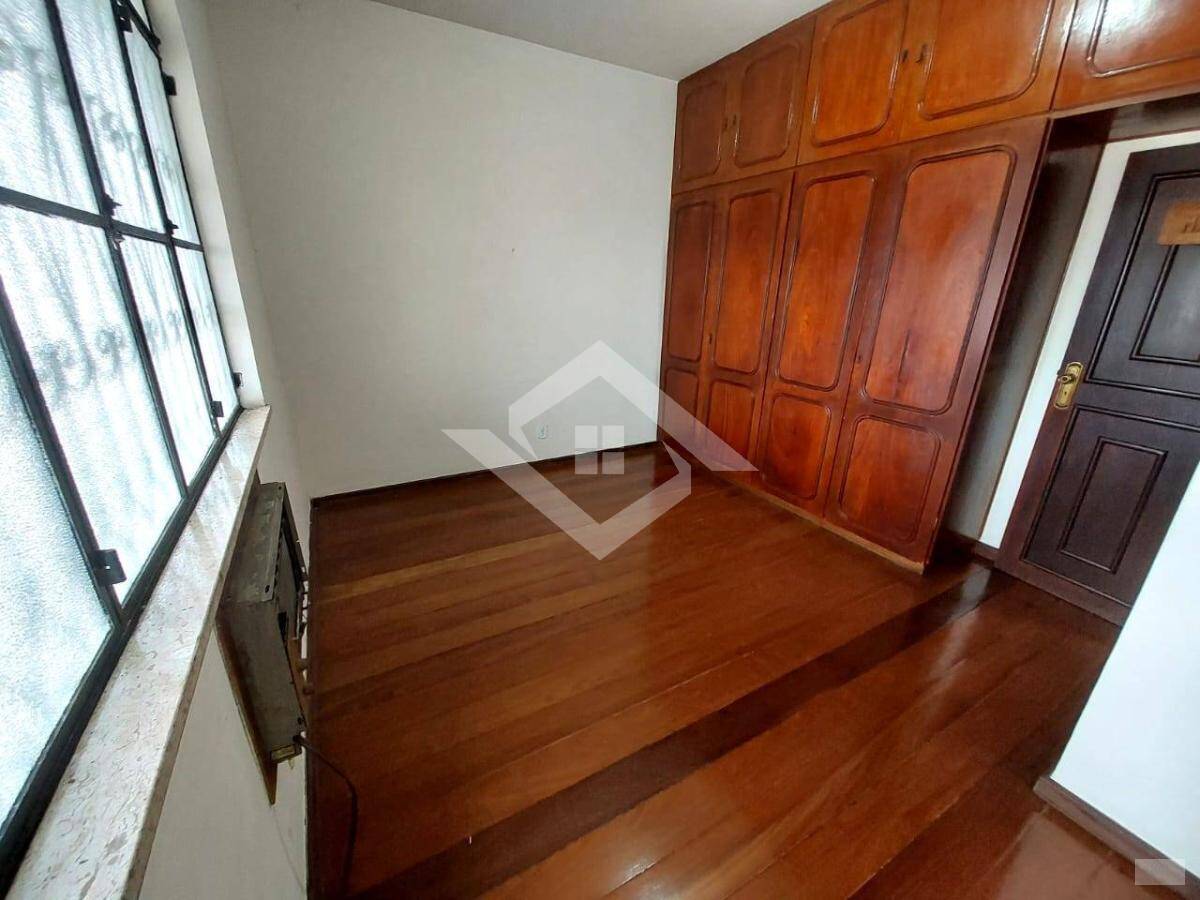 Casa à venda com 3 quartos, 280m² - Foto 5