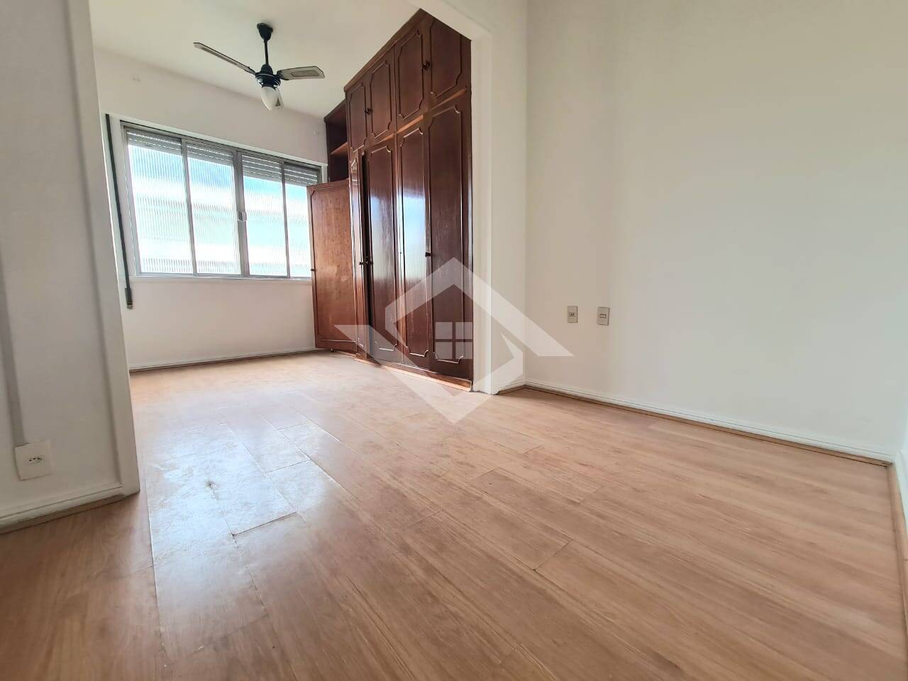 Apartamento à venda com 1 quarto, 33m² - Foto 1