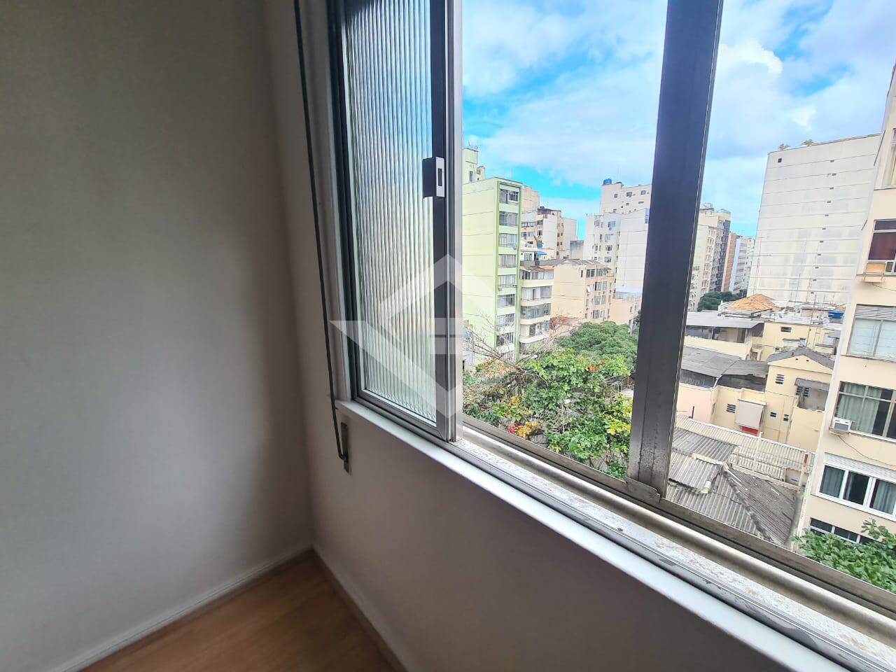 Apartamento à venda com 1 quarto, 33m² - Foto 8