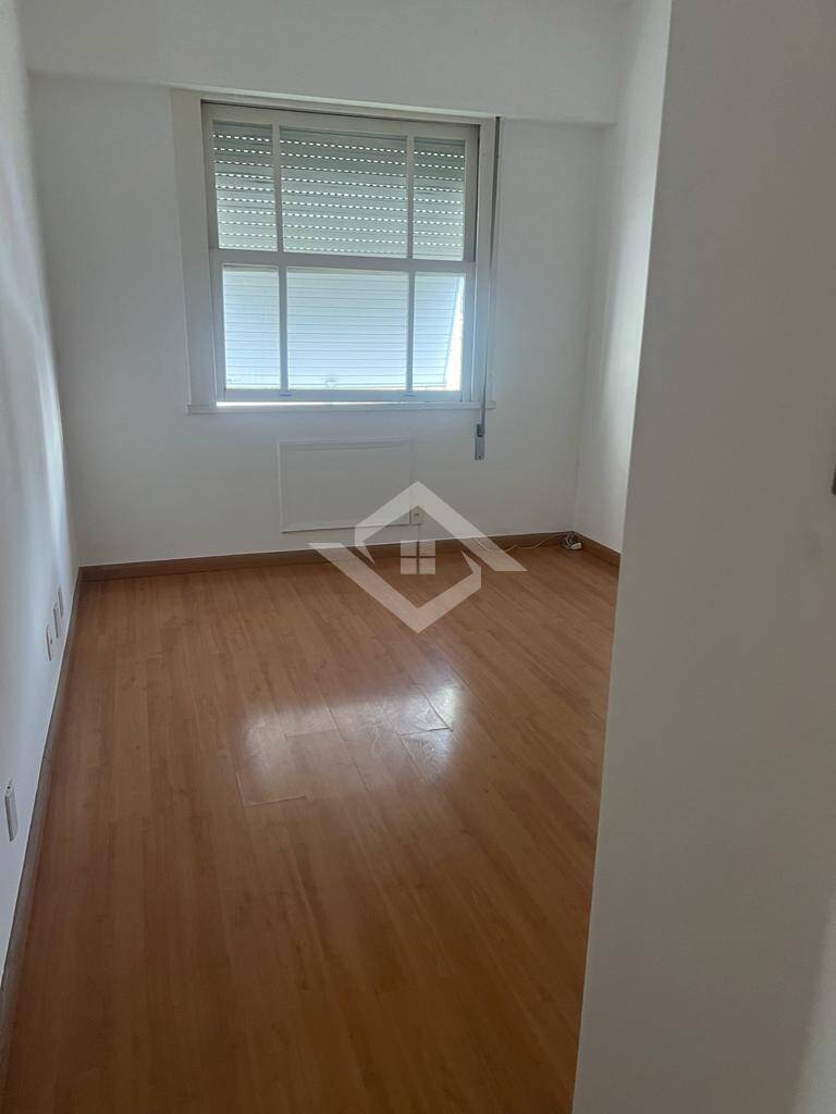 Apartamento à venda com 3 quartos, 100m² - Foto 2