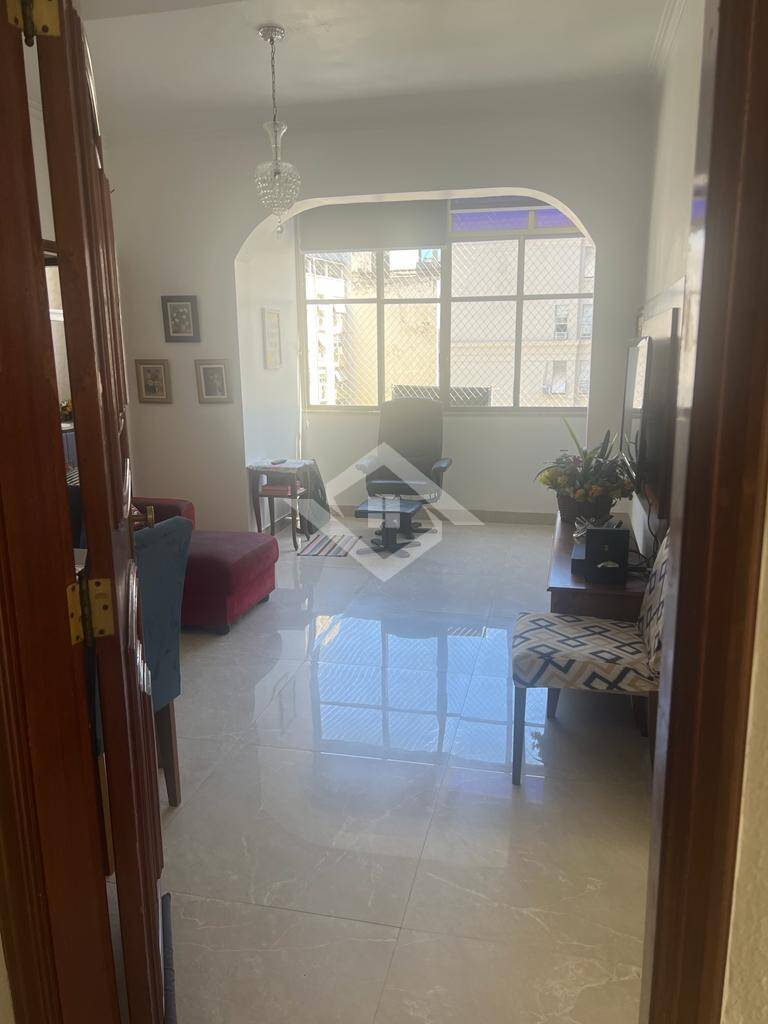 Apartamento à venda com 2 quartos, 70m² - Foto 2