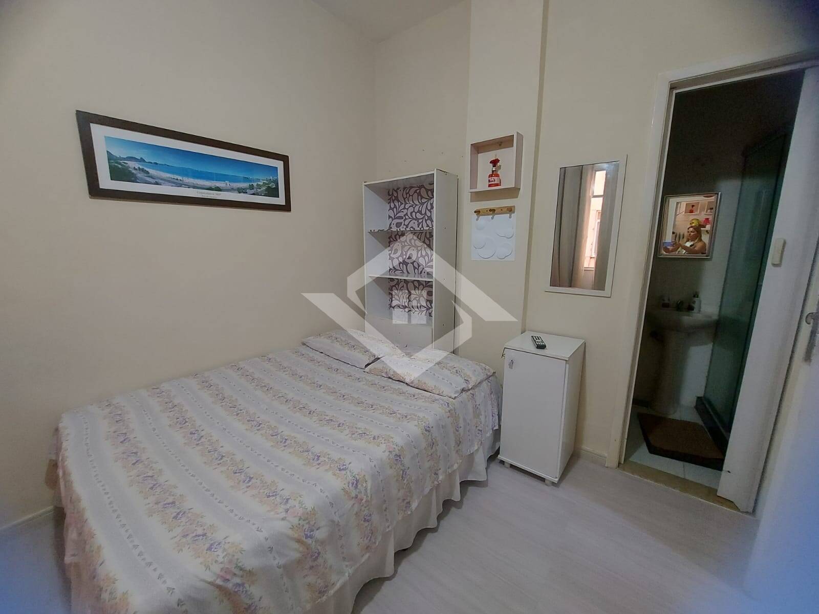 Apartamento à venda com 1 quarto, 29m² - Foto 2