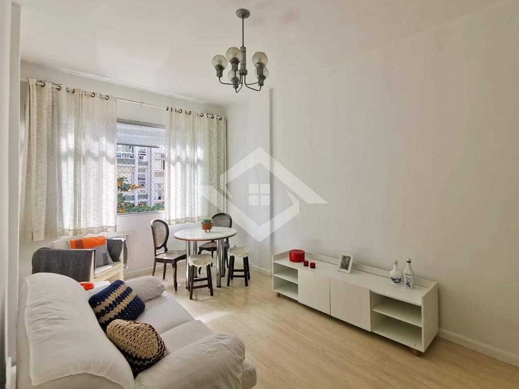 Apartamento à venda com 1 quarto, 50m² - Foto 1