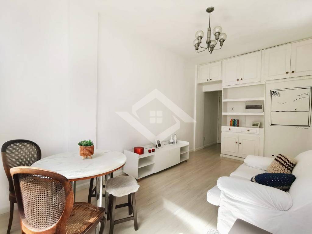 Apartamento à venda com 1 quarto, 50m² - Foto 2