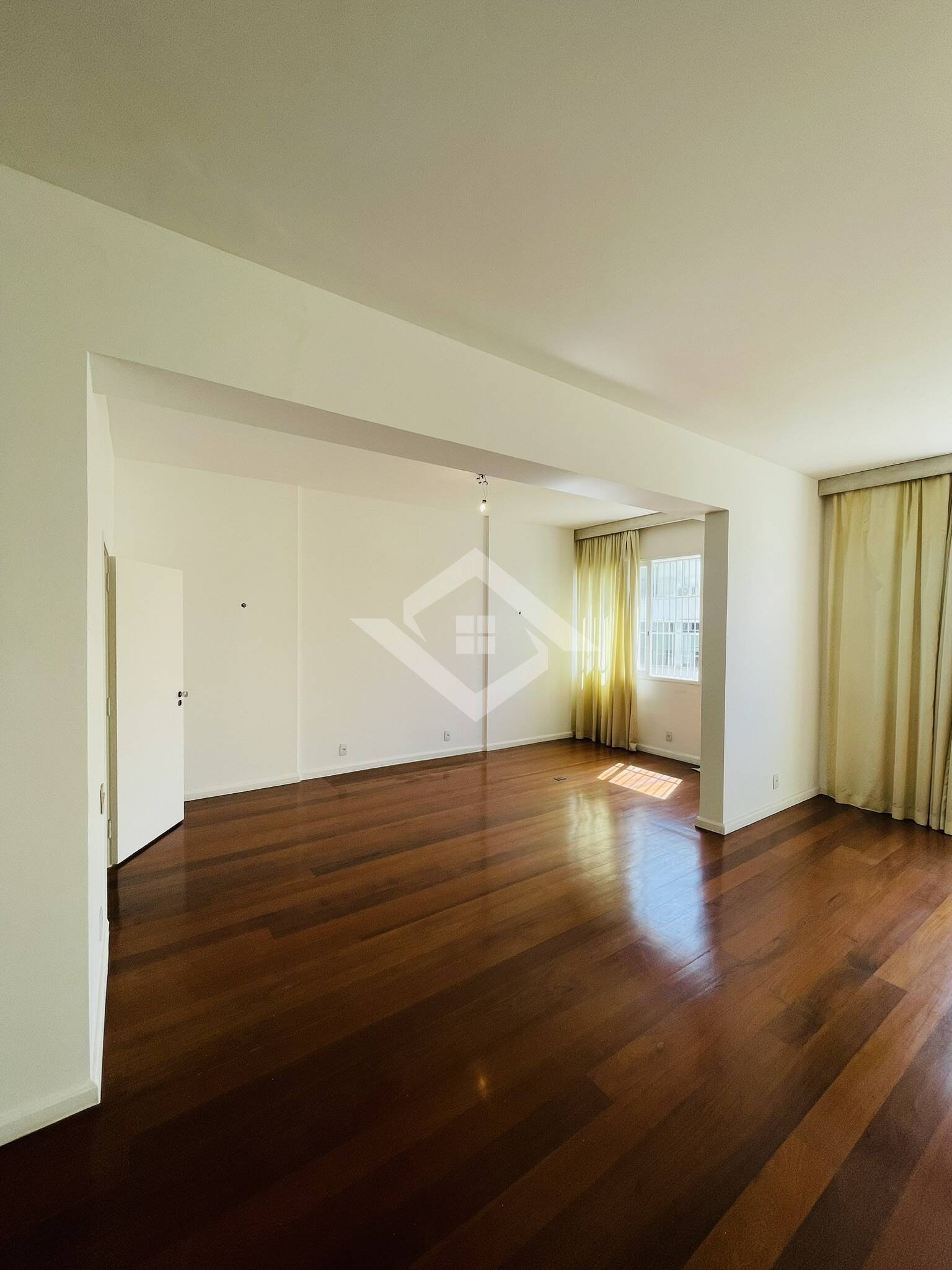 Cobertura à venda com 5 quartos, 250m² - Foto 4