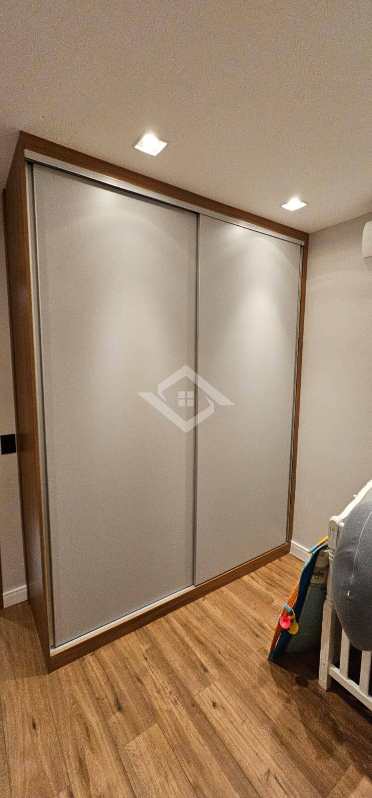 Apartamento à venda com 3 quartos, 95m² - Foto 2