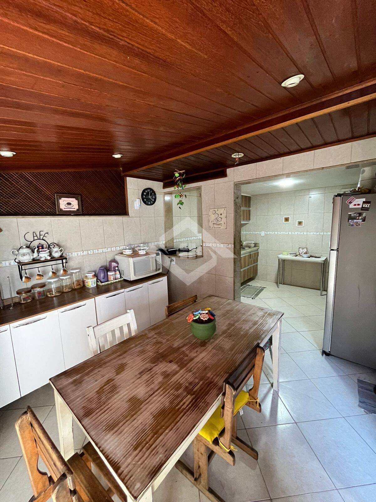 Casa à venda com 4 quartos, 130m² - Foto 2