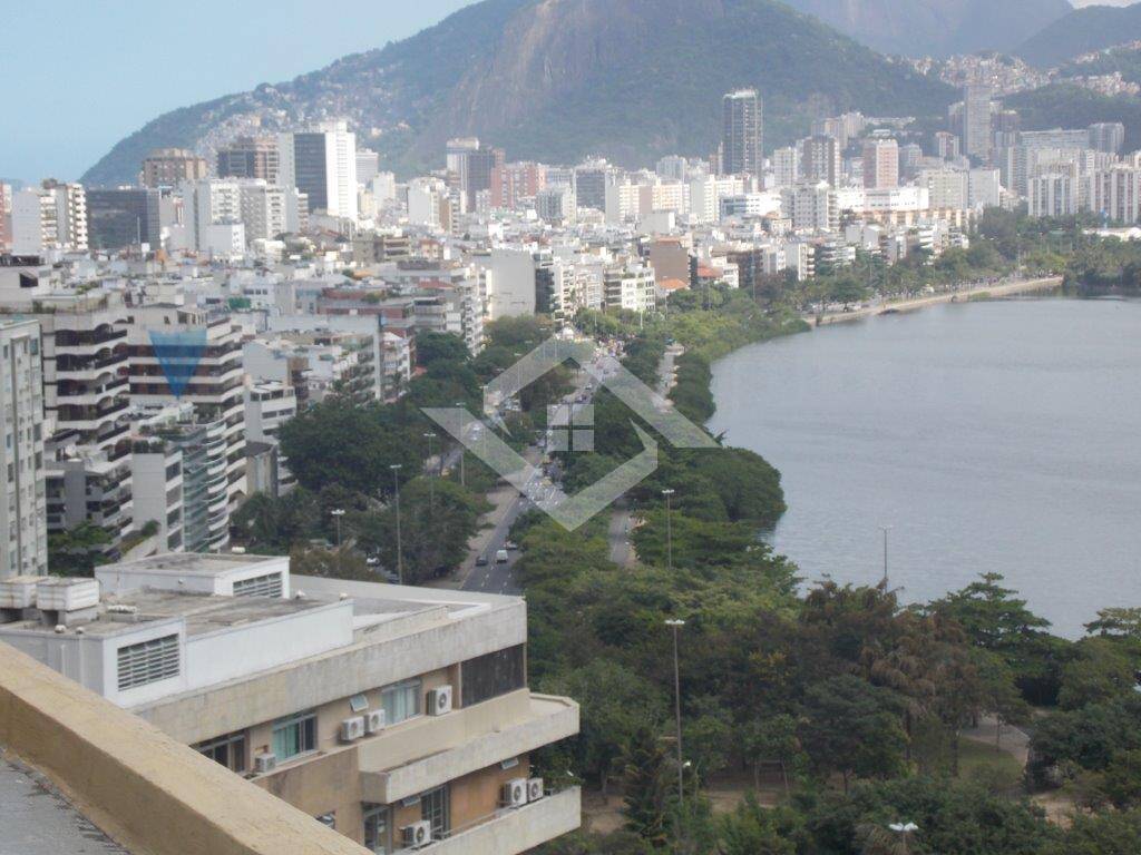 Cobertura à venda com 5 quartos, 380m² - Foto 1