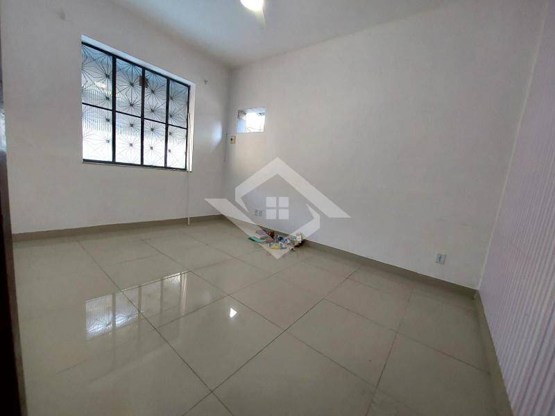 Casa à venda com 5 quartos, 256m² - Foto 5