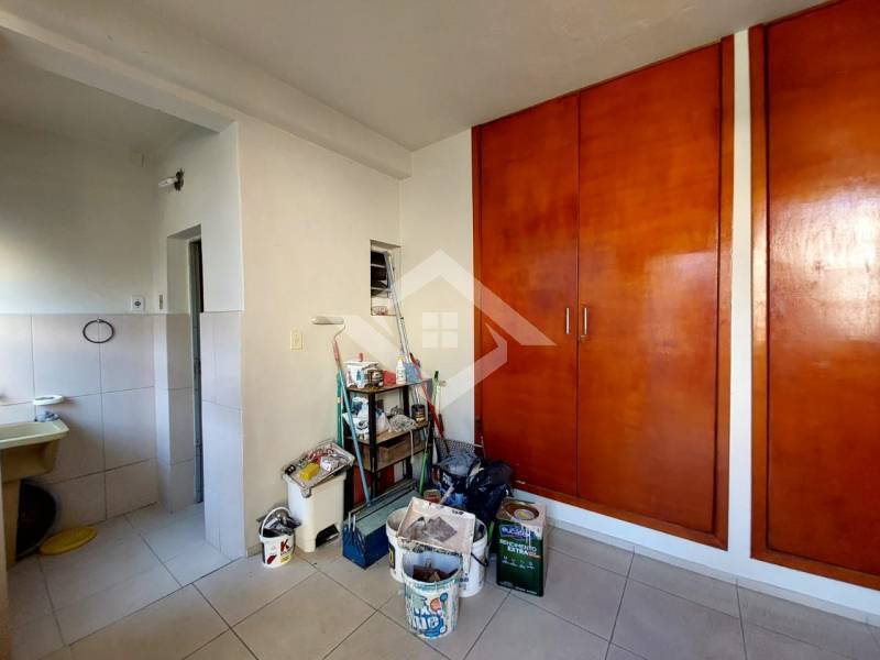 Casa à venda com 5 quartos, 256m² - Foto 18