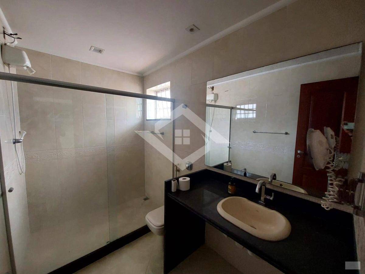 Casa à venda com 5 quartos, 200m² - Foto 8