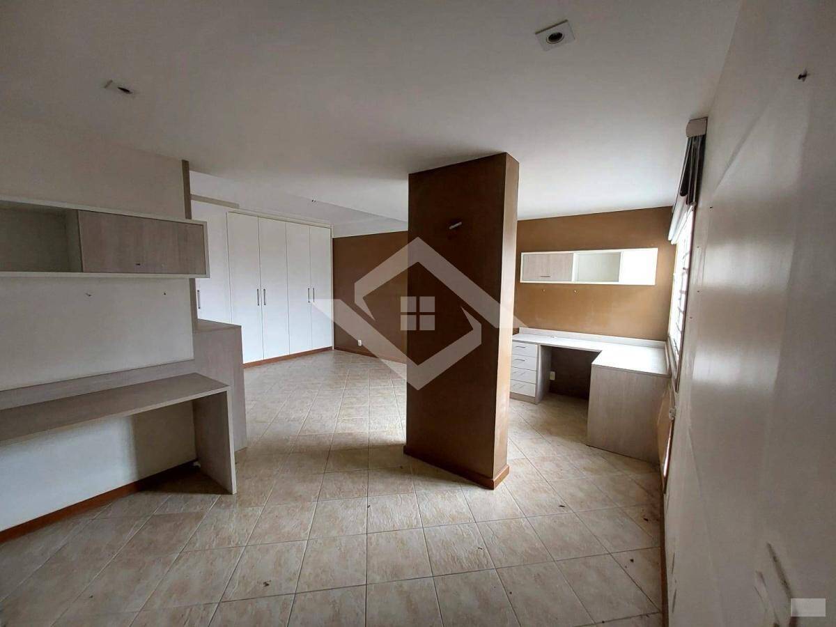 Casa à venda com 5 quartos, 200m² - Foto 16