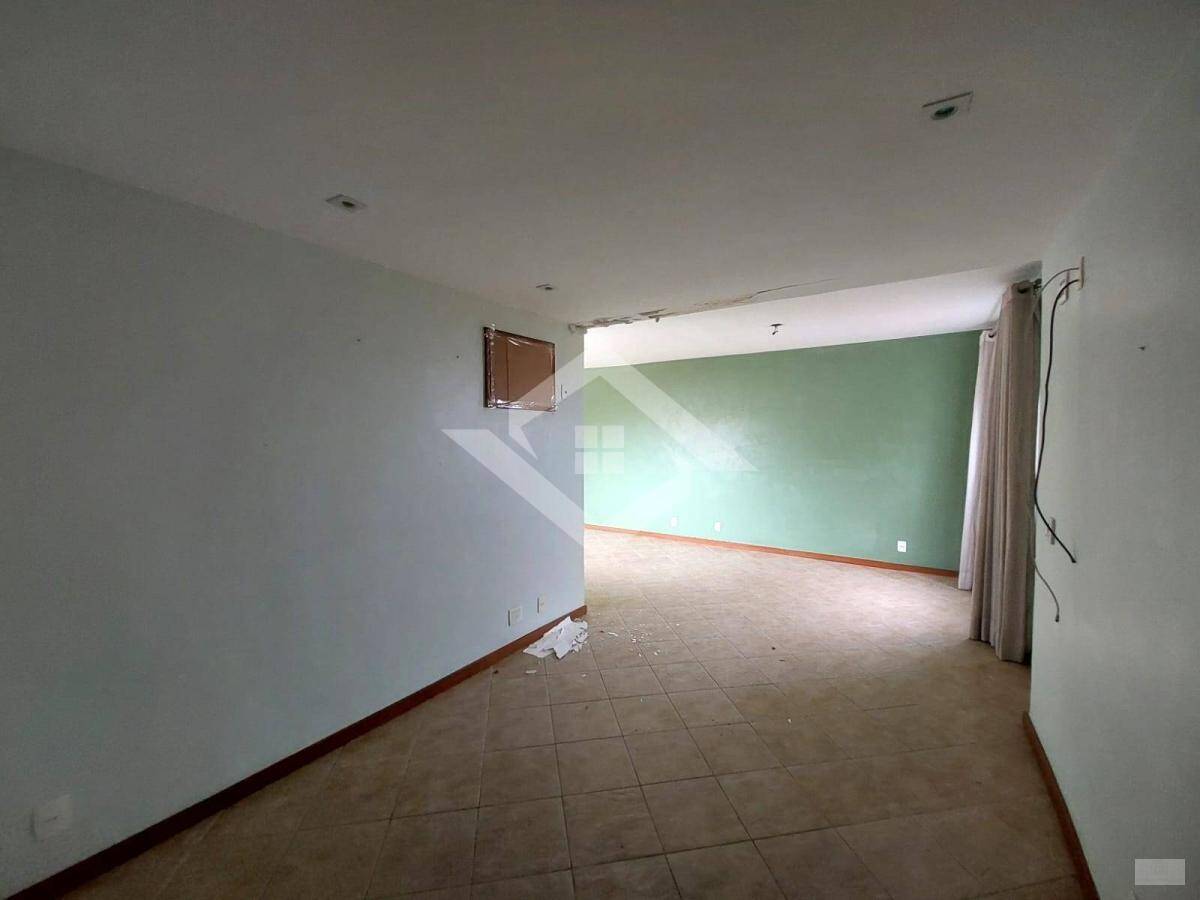 Casa à venda com 5 quartos, 200m² - Foto 19