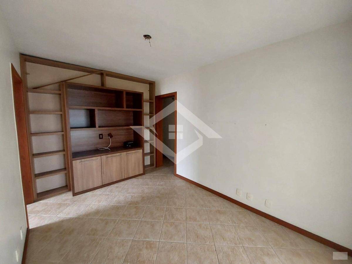 Casa à venda com 5 quartos, 200m² - Foto 20