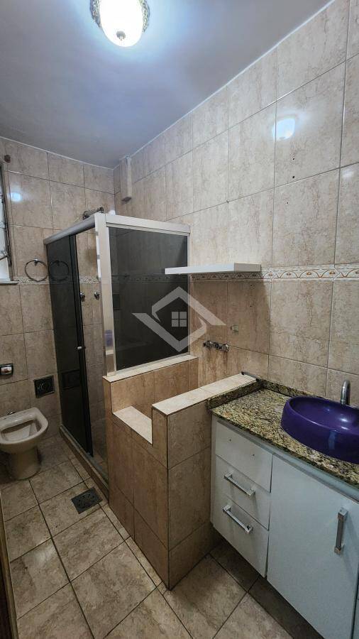 Apartamento à venda com 2 quartos, 75m² - Foto 3