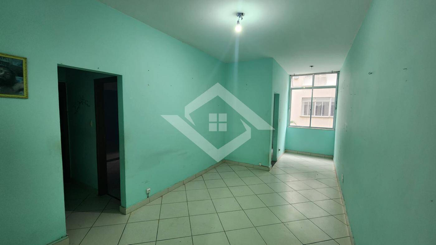 Apartamento à venda com 2 quartos, 75m² - Foto 1