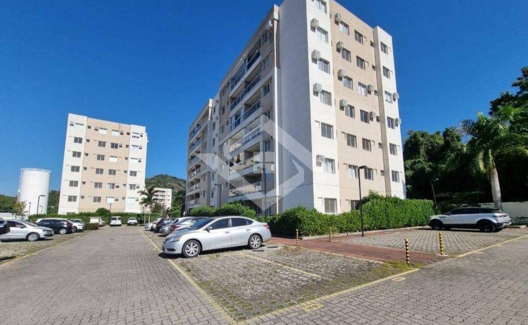 Apartamento à venda com 3 quartos, 74m² - Foto 2