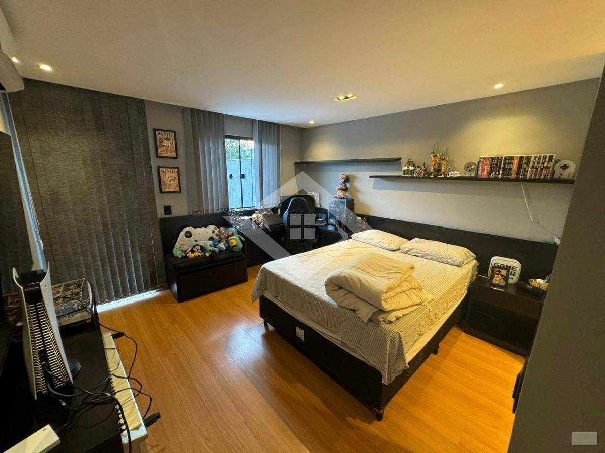 Casa à venda com 3 quartos, 310m² - Foto 10