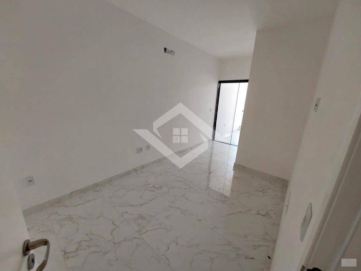 Casa à venda com 2 quartos, 120m² - Foto 4