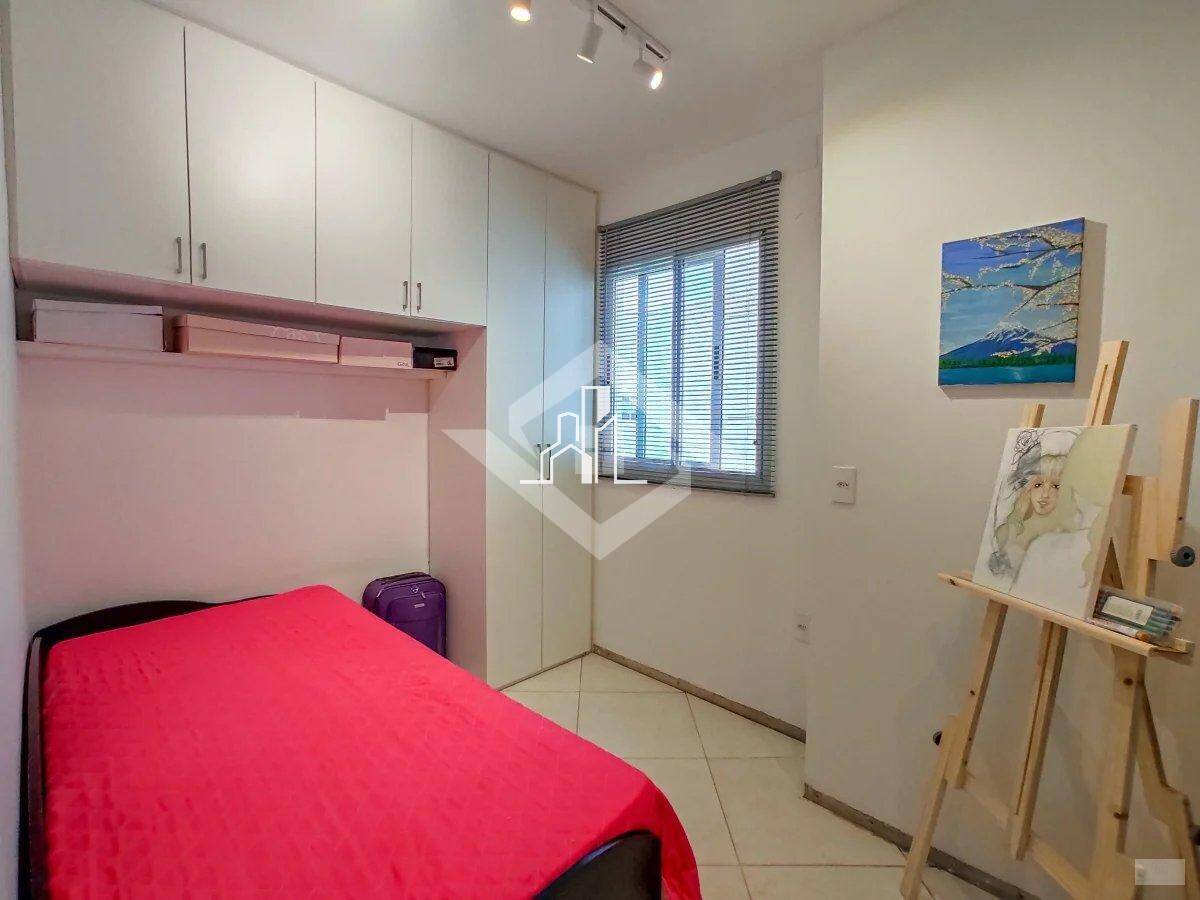 Apartamento à venda com 3 quartos, 180m² - Foto 5