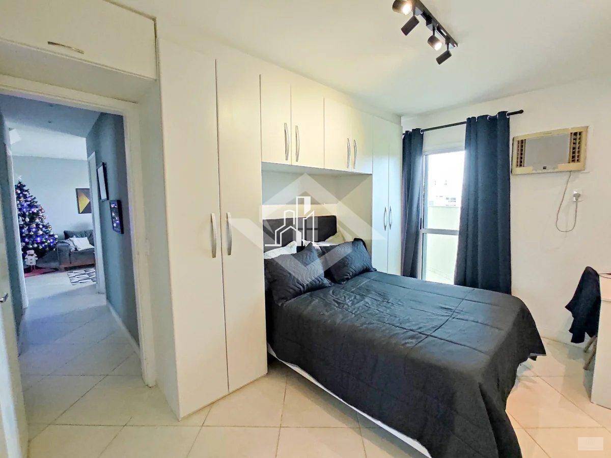 Apartamento à venda com 3 quartos, 180m² - Foto 7