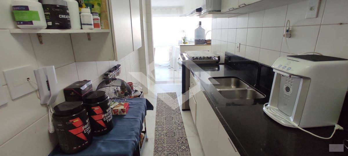 Apartamento à venda com 3 quartos, 198m² - Foto 9