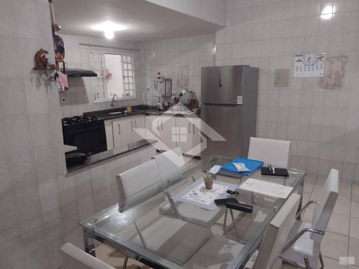 Casa à venda com 3 quartos, 180m² - Foto 6