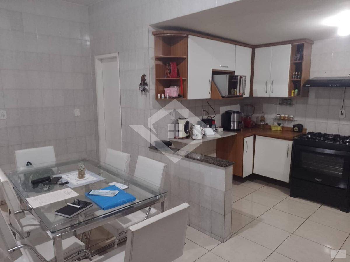 Casa à venda com 3 quartos, 180m² - Foto 9