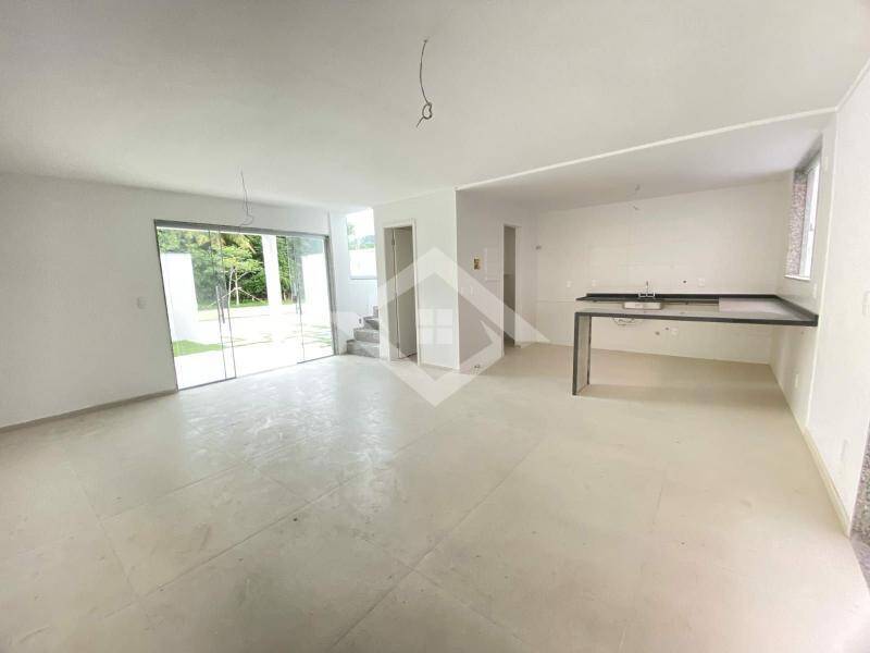 Casa à venda com 3 quartos, 130m² - Foto 7