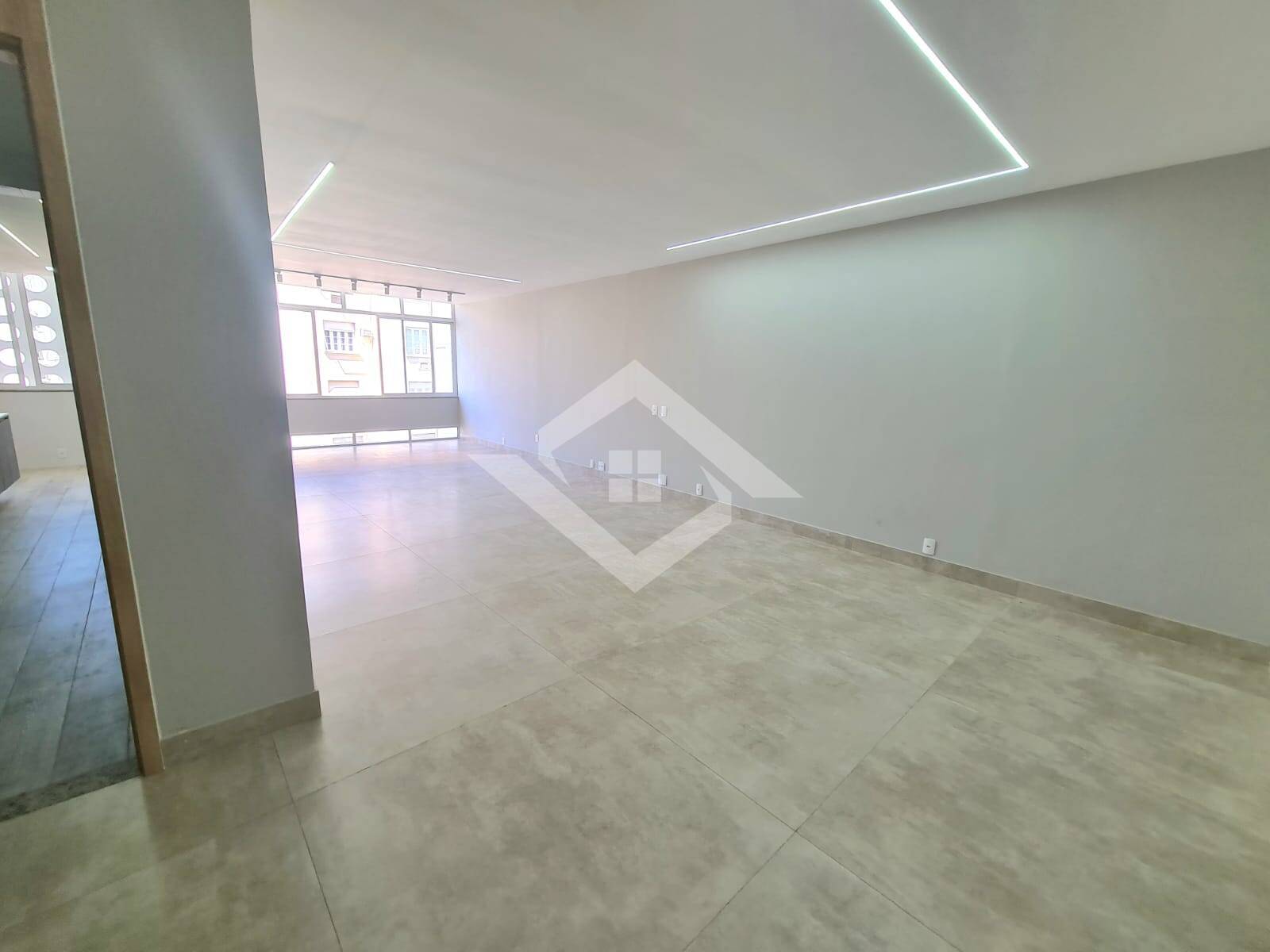 Apartamento à venda com 3 quartos, 180m² - Foto 10