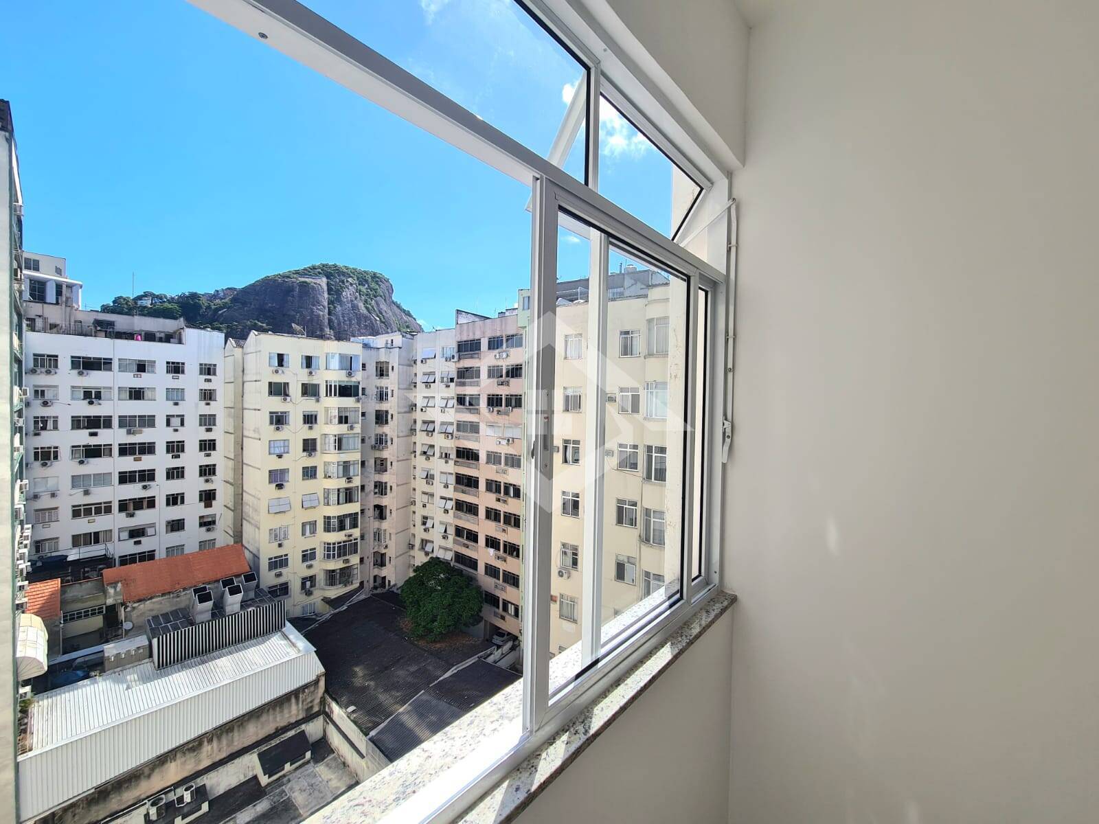 Apartamento à venda com 3 quartos, 180m² - Foto 15