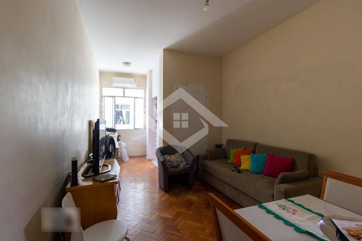 Apartamento à venda com 2 quartos, 70m² - Foto 1