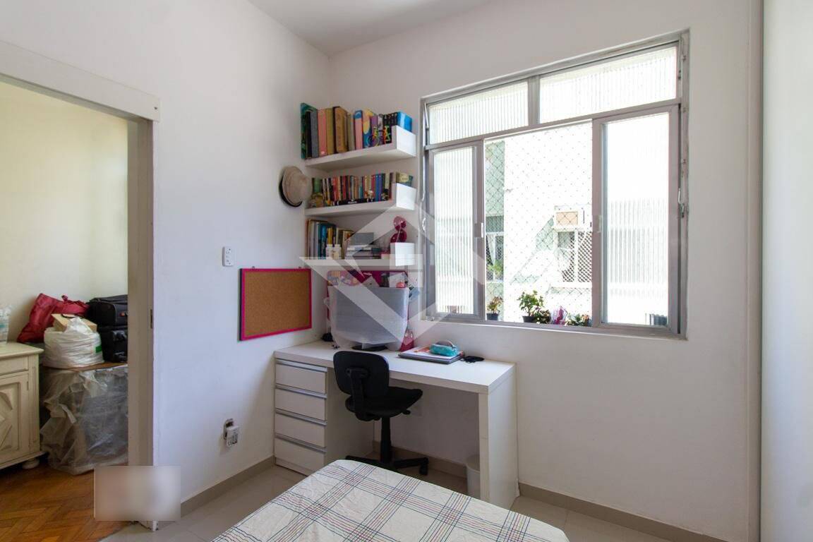 Apartamento à venda com 2 quartos, 70m² - Foto 3